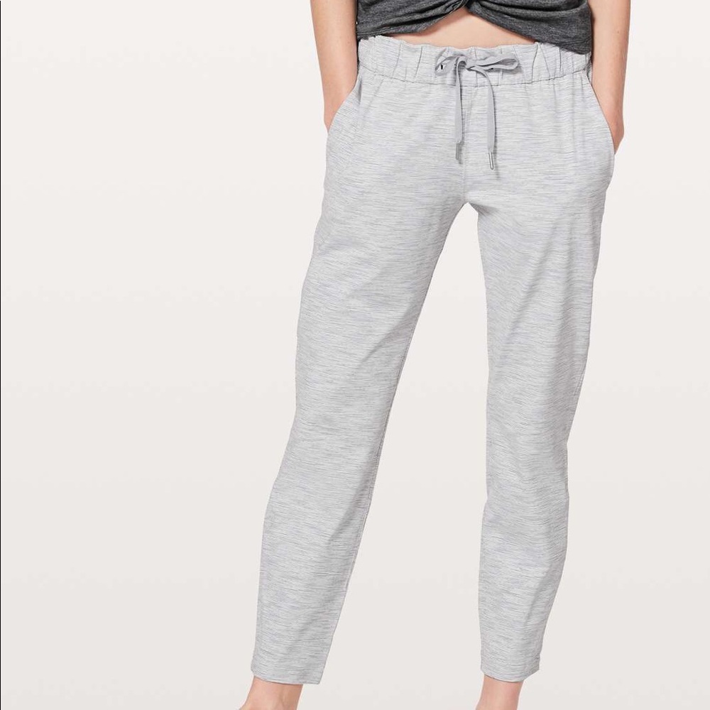 LULULEMON on the fly pants